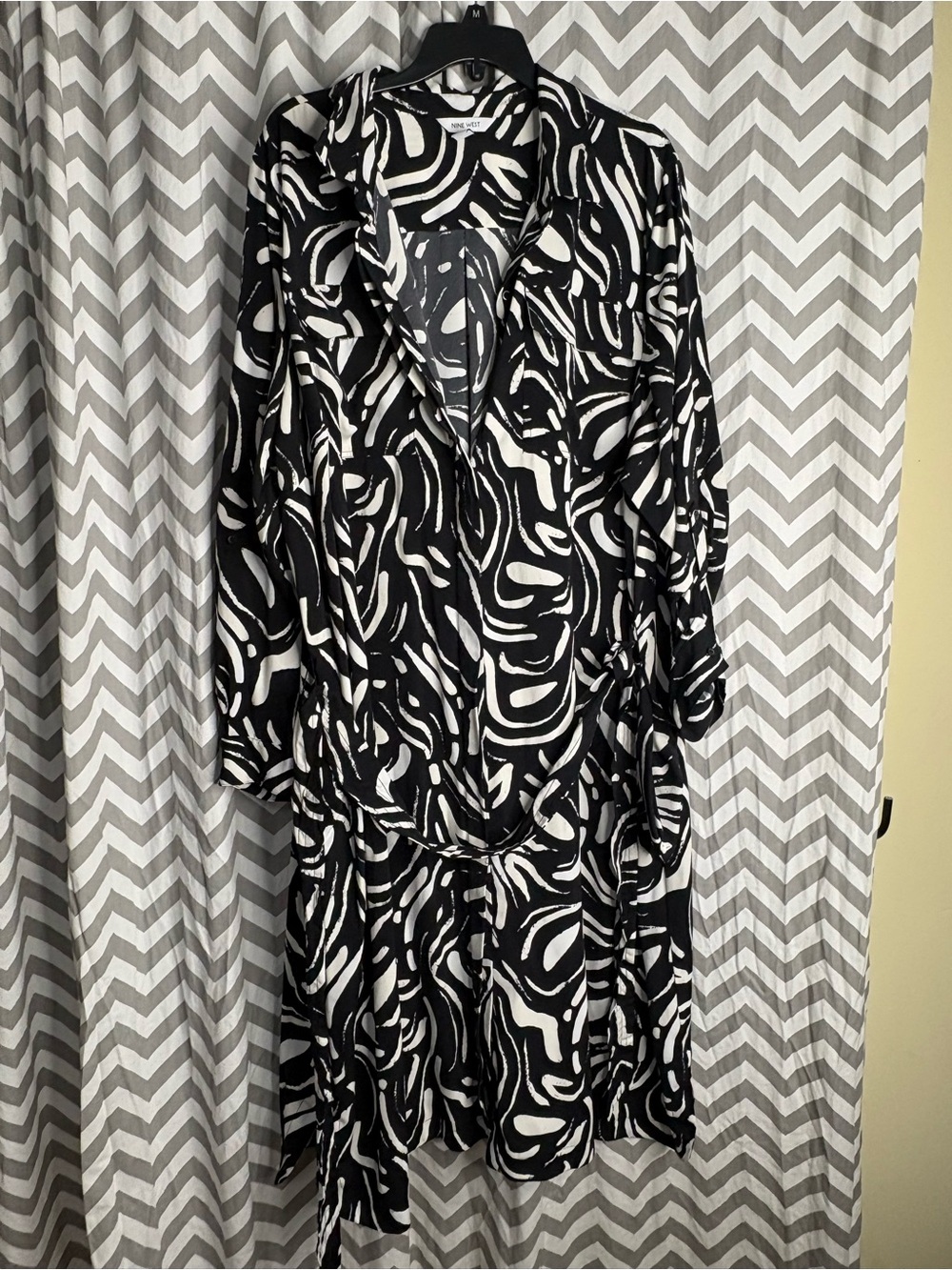 Nine West Black and White Abstract Long Sleeve Dress